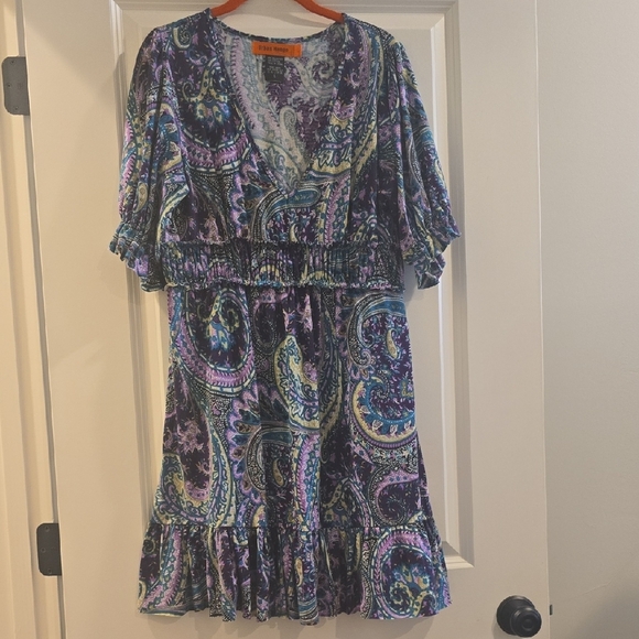 Elegant Paisley V-Neck Midi Dress - Picture 1 of 1